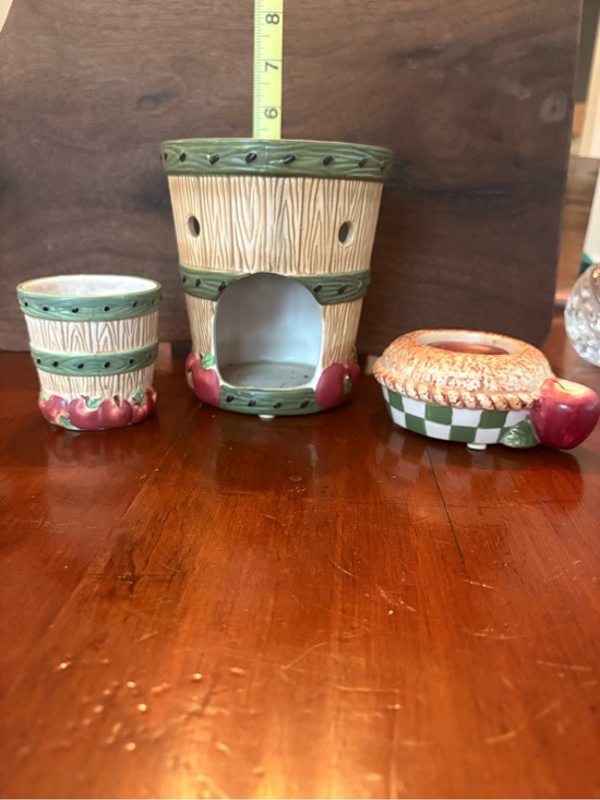 Yankee Candle Other - Yankee Candle Ceramic Apple-Themed Wax Warmer & Matching Holders